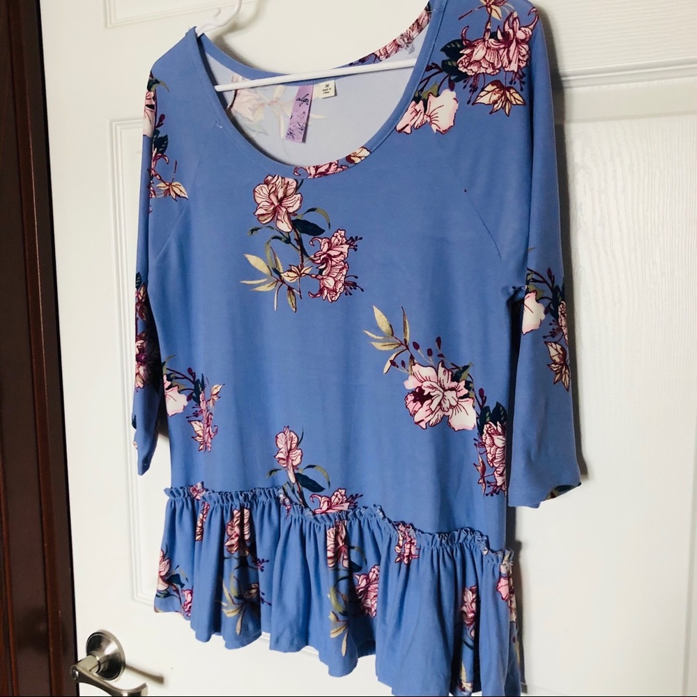 LIKE NEW! Francesca’s Peplum Top